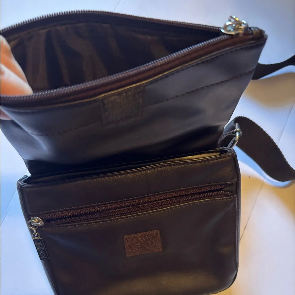 MAXX New York | Black Expandable Crossbody Satchel | Unisex Fashion Bag Purse